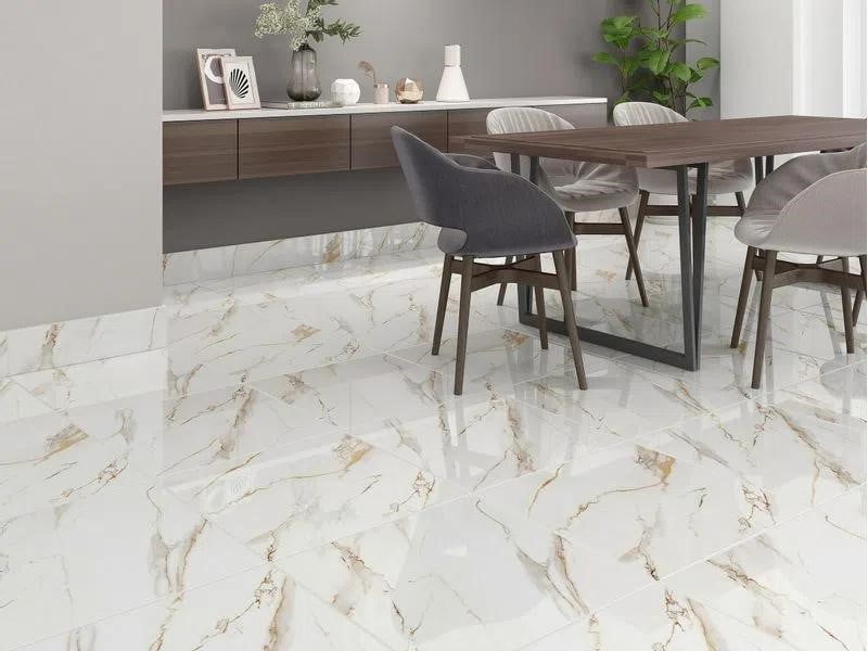 Sala de jantar com piso porcelanato em reprodução de mármore e móveis cinzas