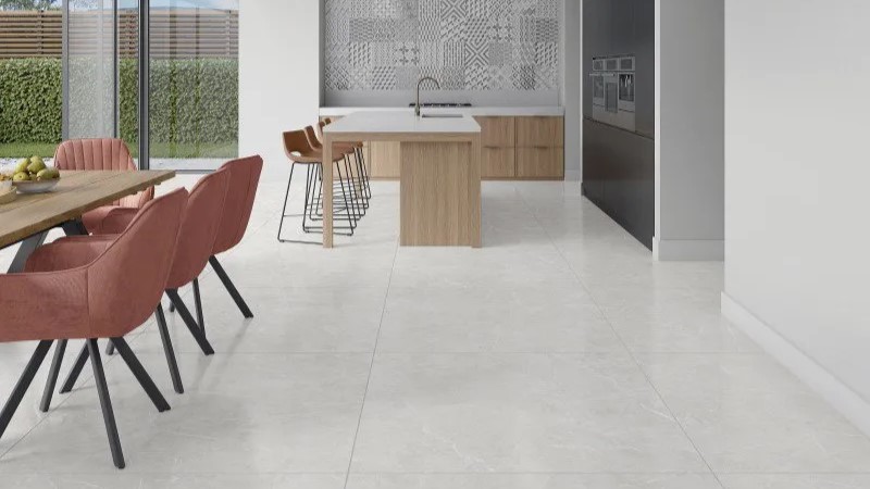 cozinha moderna com piso de porcelanato
