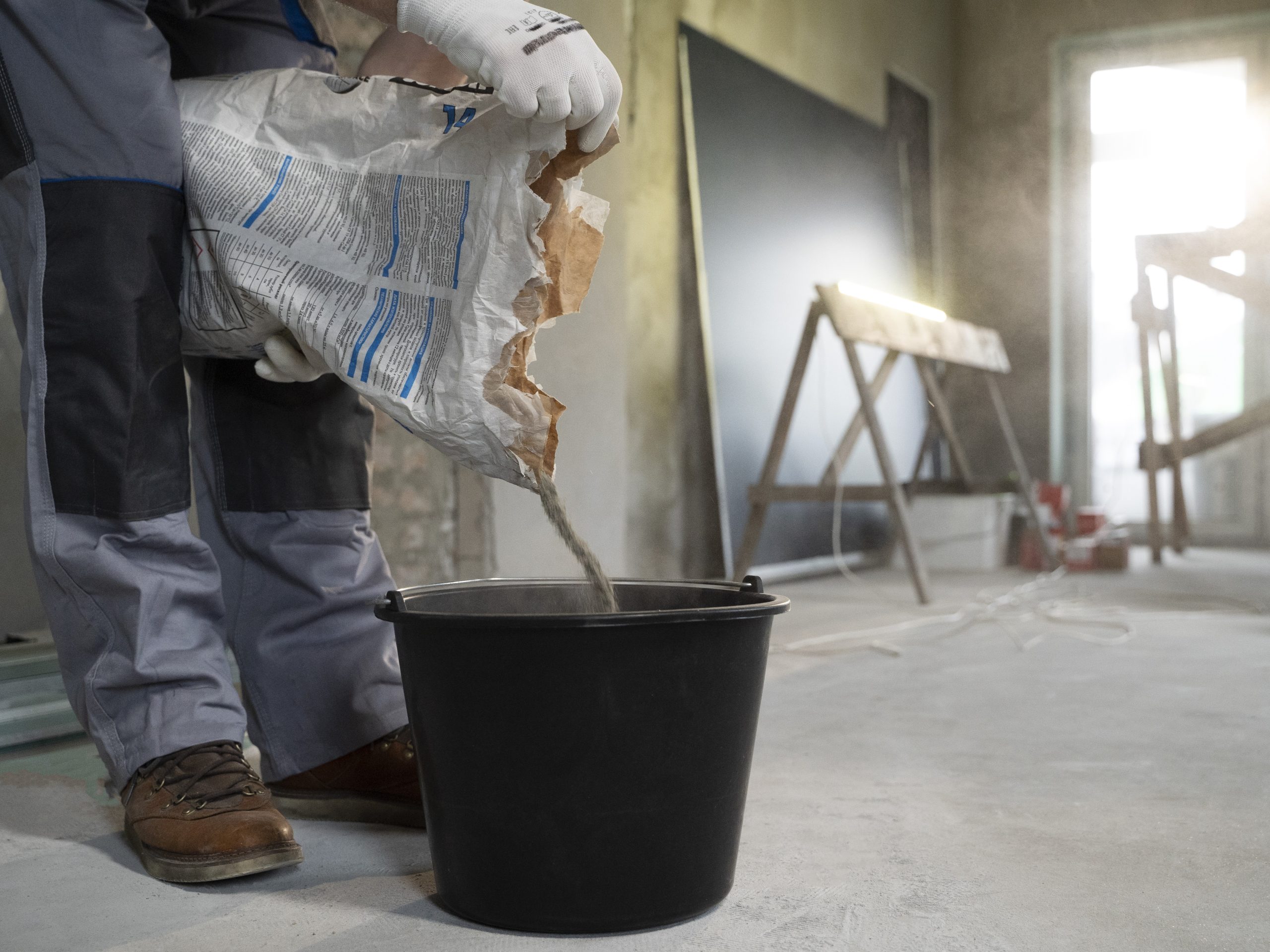 tiler-trabalhando-na-renovacao-apartamento1.jpg